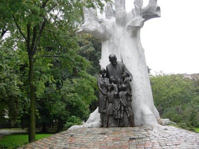 Pomnik Janusza Korczaka - galeria