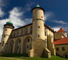 Zamek Kmitów / Pensjonat w Lesku